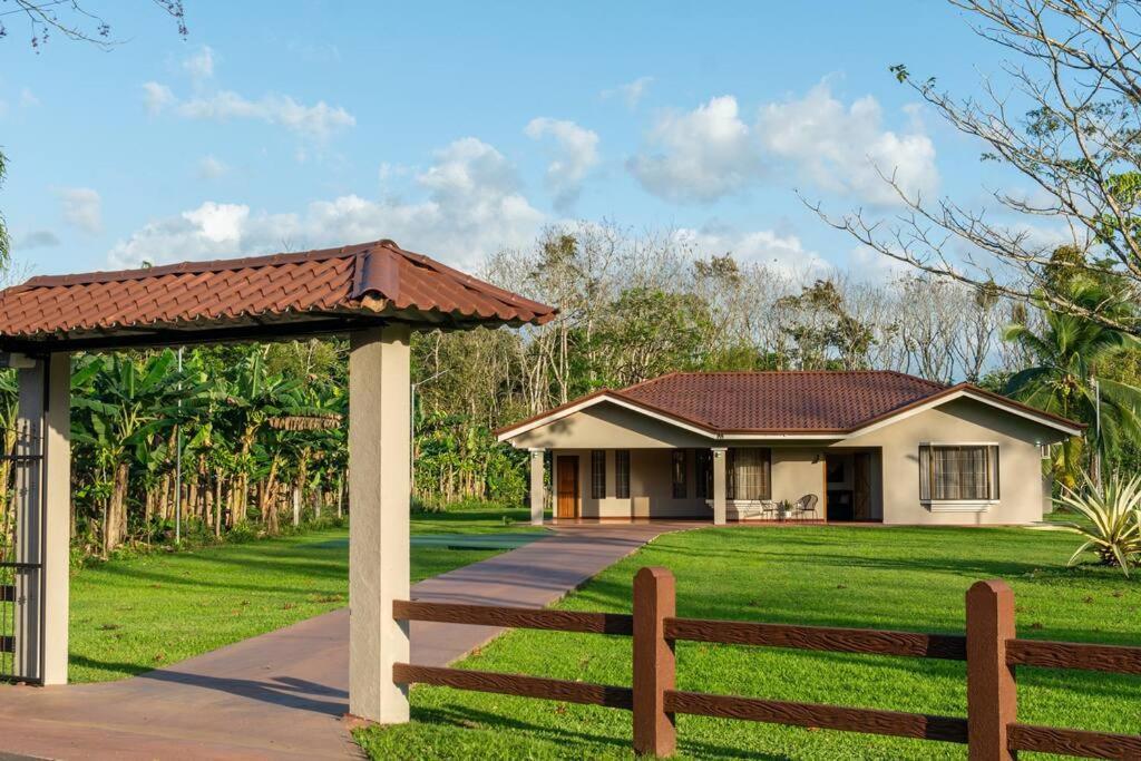 Casa Roble Fortuna La Fortuna Luaran gambar